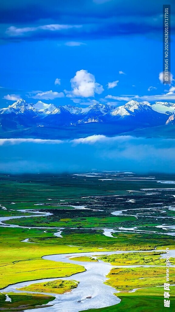 草原河畔美景