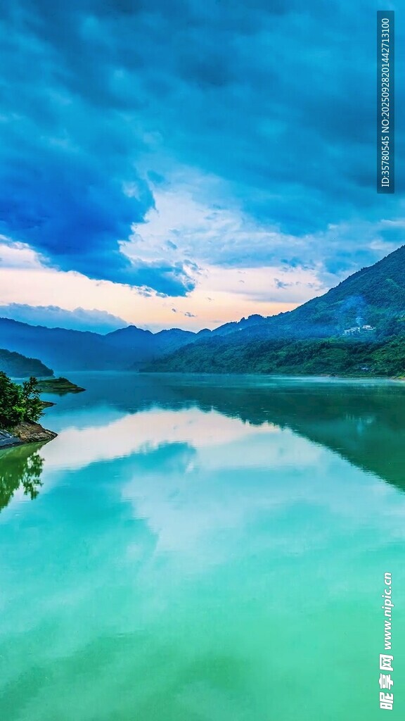 湖光山色中的夢(mèng)幻自然風(fēng)光