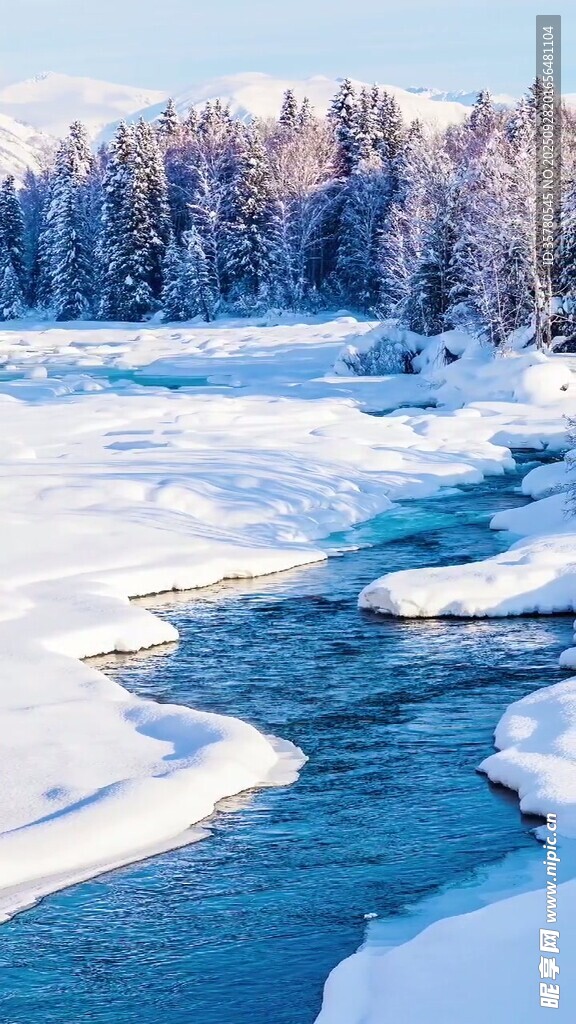 冬日冰河雪景
