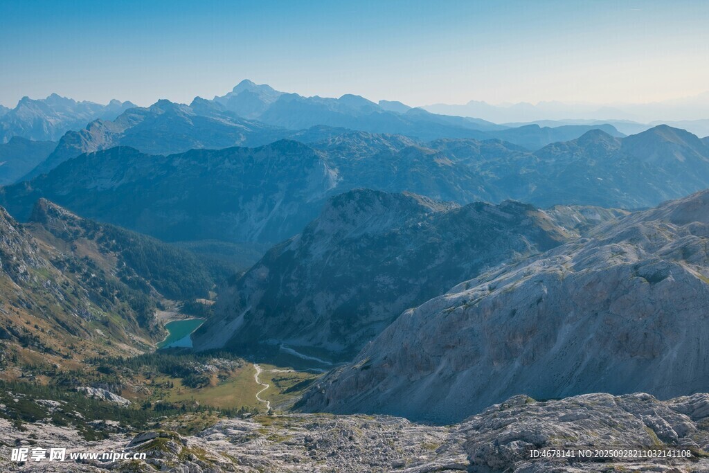 壯麗群山風(fēng)景