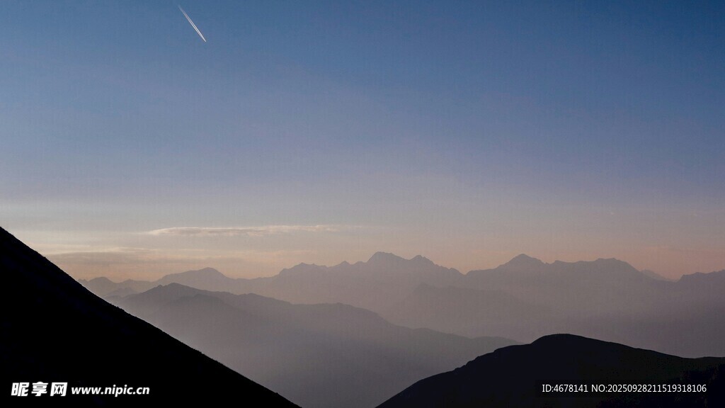 山間暮色星空美景