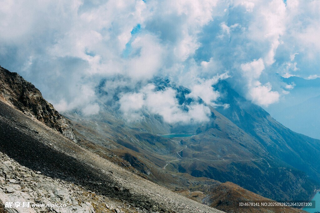 高山云海壯麗自然景觀