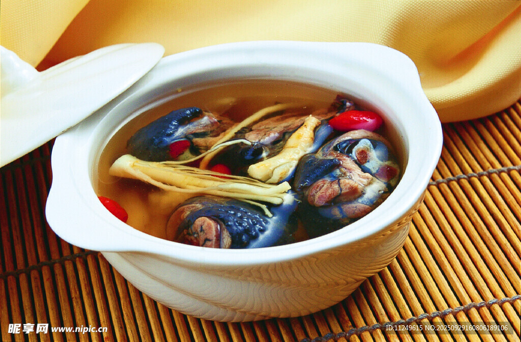 當(dāng)歸烏雞湯