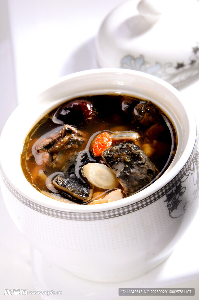 花旗參烏雞燉甲魚