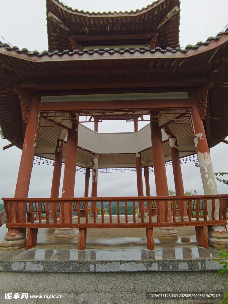 中式古亭盡顯典雅韻味
