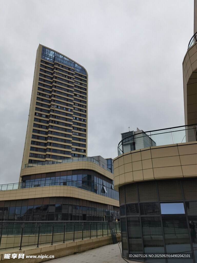 現(xiàn)代城市中的高樓建筑