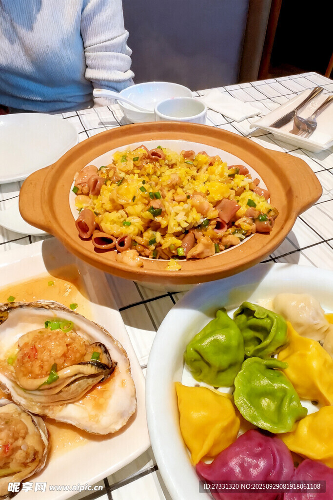豐盛美味的多樣餐食