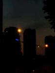 夜幕下的城市建筑剪影