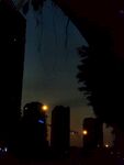 夜幕下的城市建筑剪影