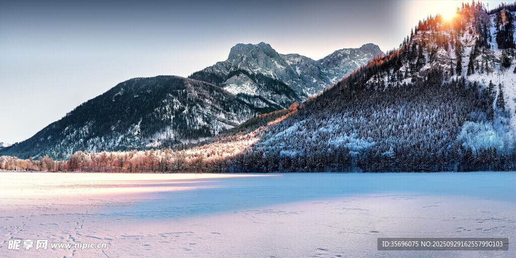 雪山湖畔壯麗冬日景觀
