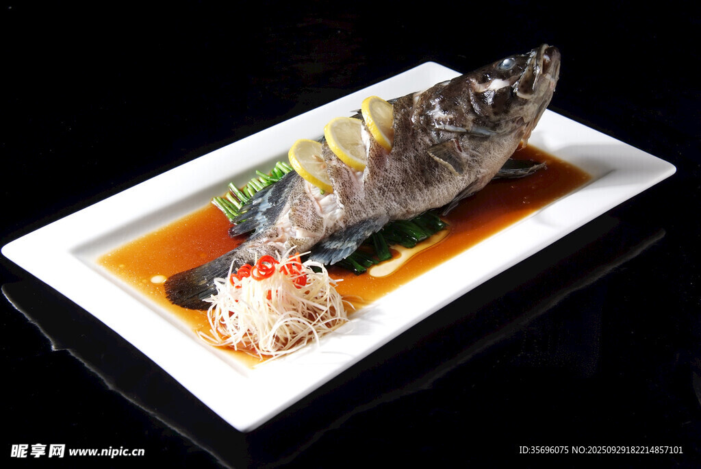 清蒸魚擺盤精致美食