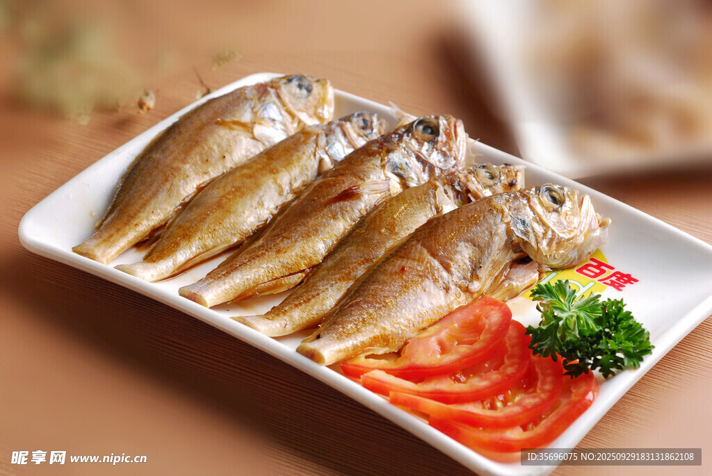 香煎多春魚擺盤精美