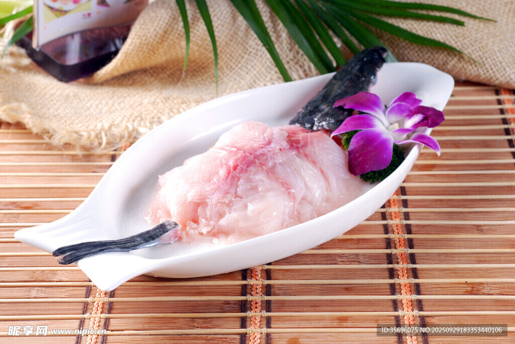 新鮮生魚片擺盤展示