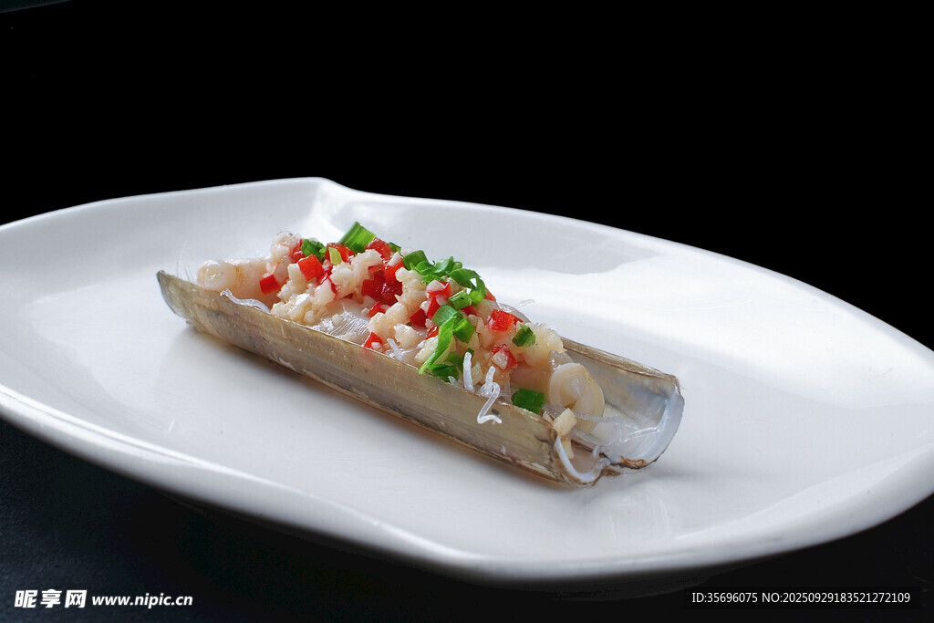 美味特色魚料理擺盤精致