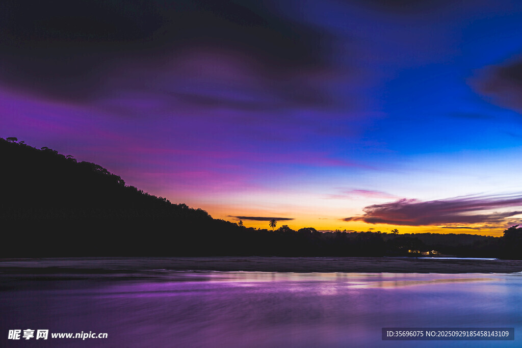 海邊絢麗黃昏美景