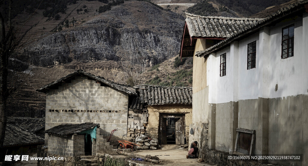 古樸山村景象