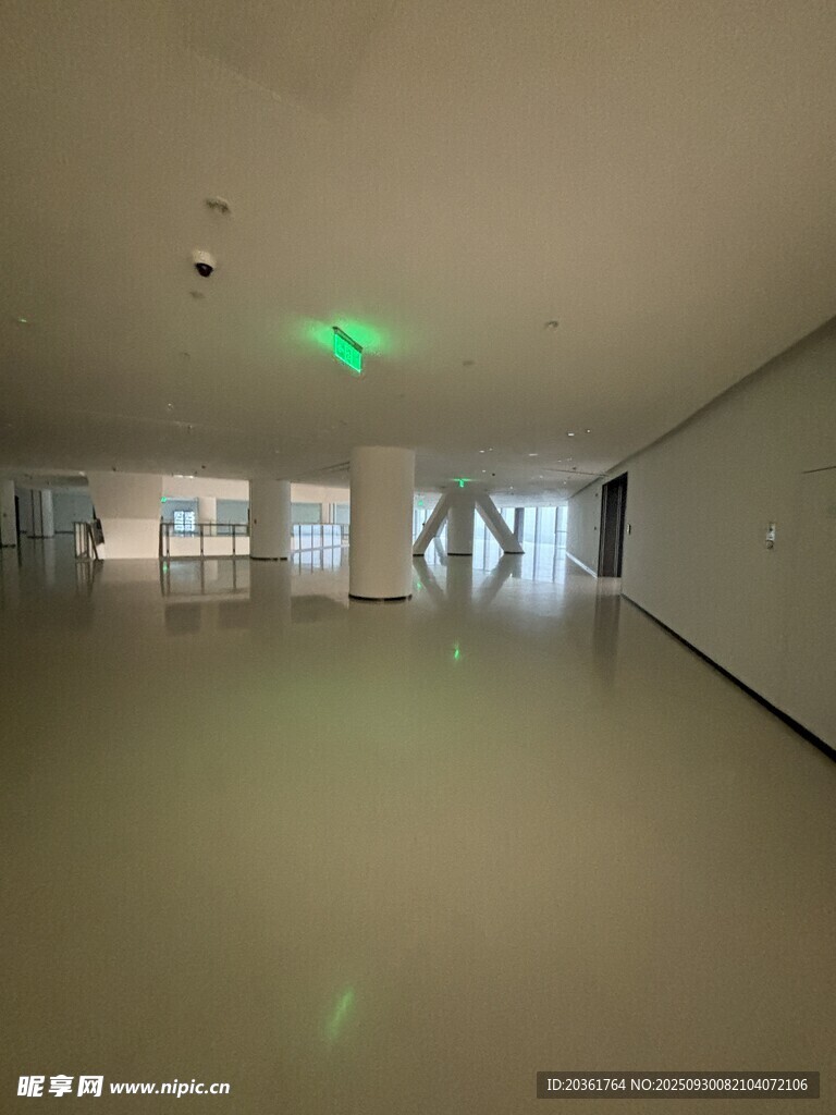 空曠現(xiàn)代室內(nèi)空間場(chǎng)景