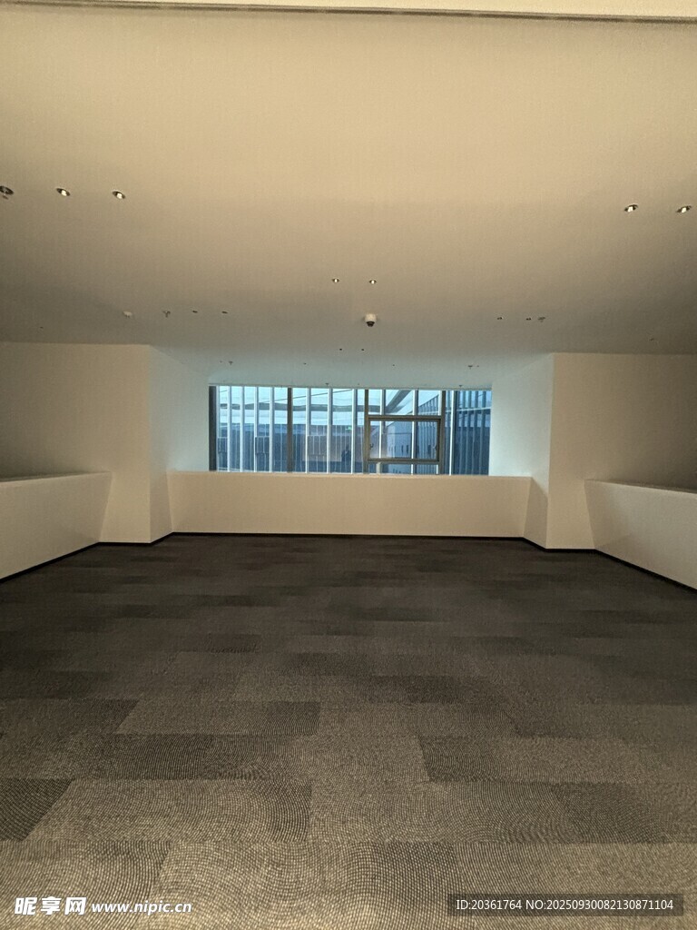 空曠室內(nèi)空間
