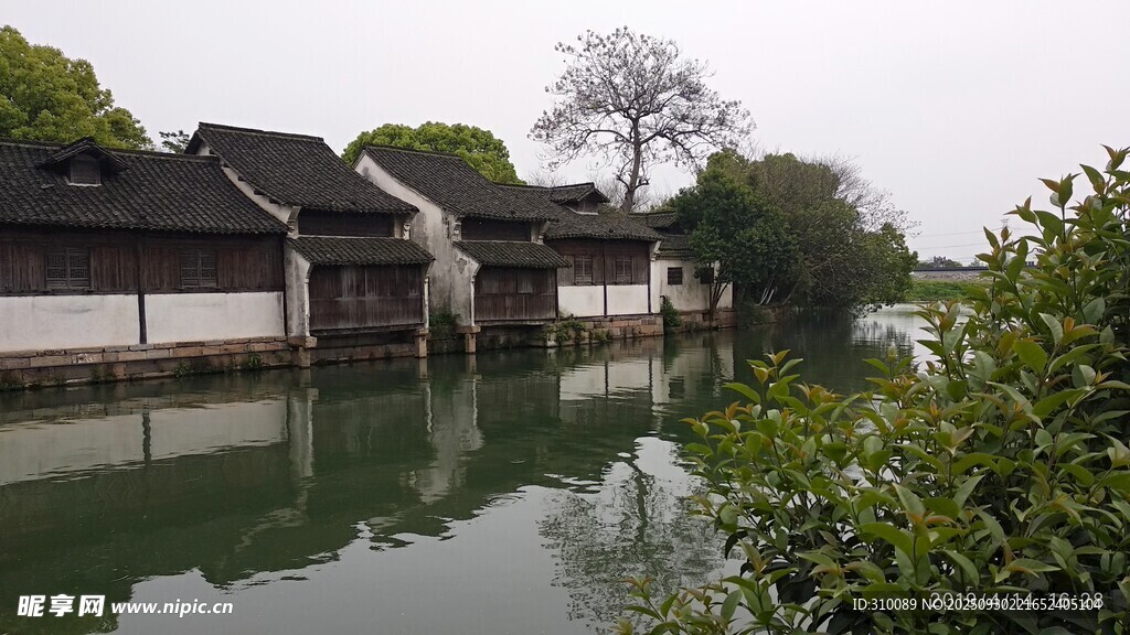 江南水鄉(xiāng)臨河古建筑景觀