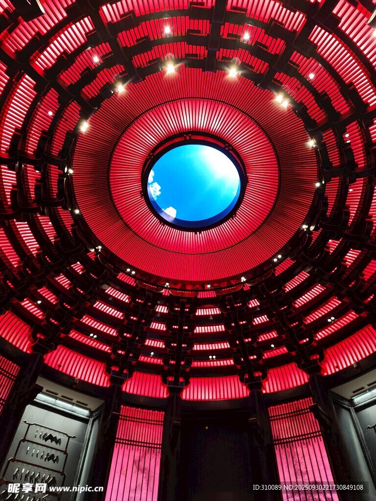 圓形建筑內(nèi)部絢麗景觀