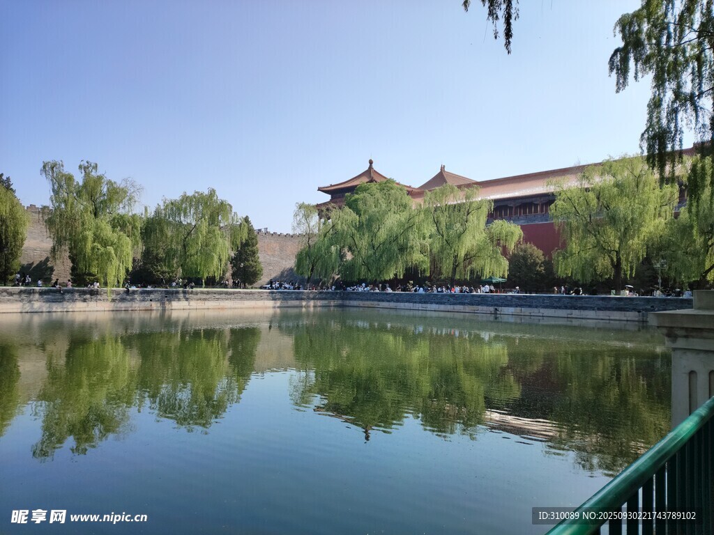 中式園林湖畔美景