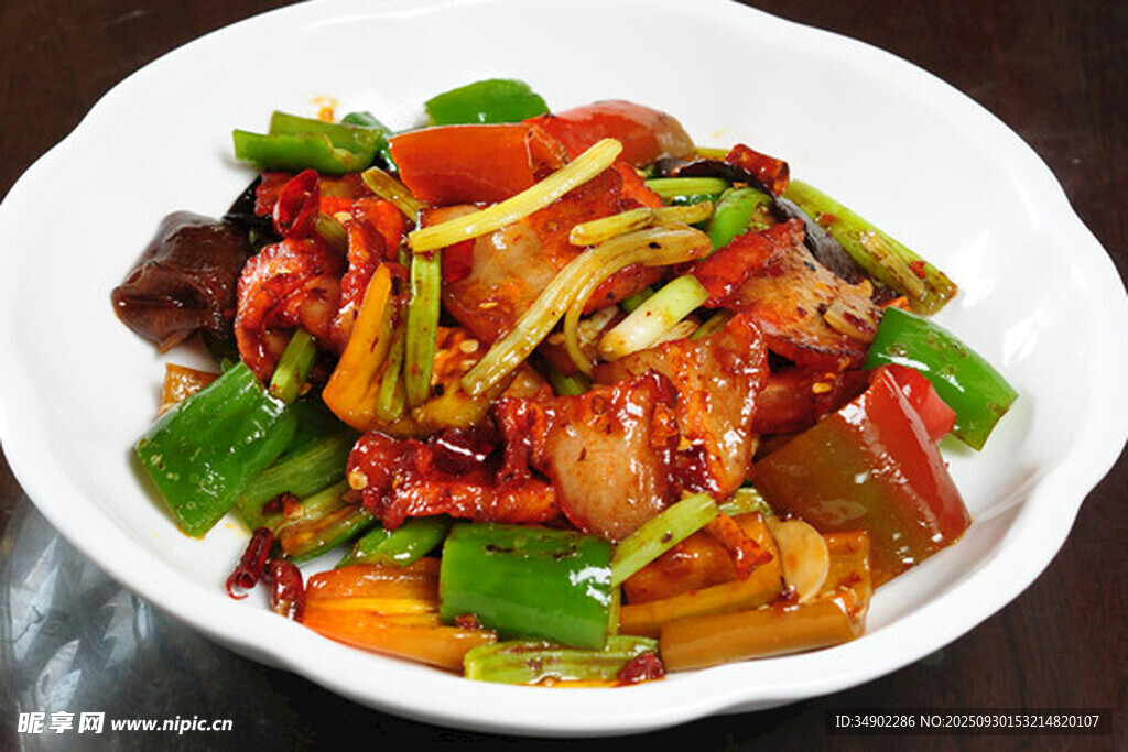 美味彩椒炒肉
