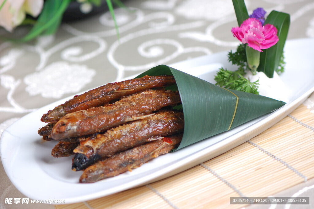 香酥小魚(yú)干擺盤精致