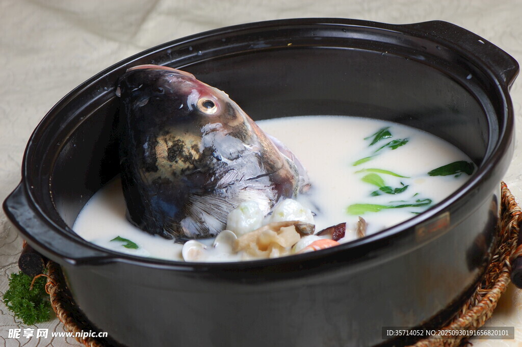 砂鍋魚頭濃湯