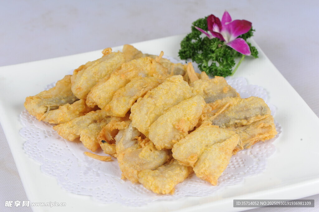 香酥炸物擺盤中