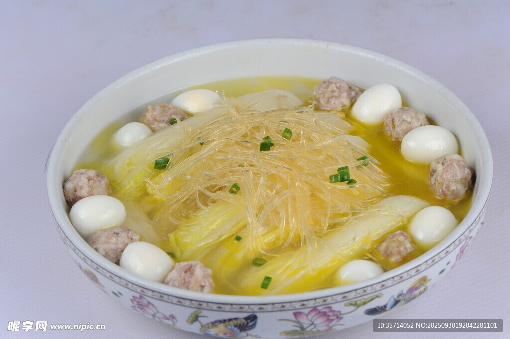 金湯肉丸白菜美食佳肴