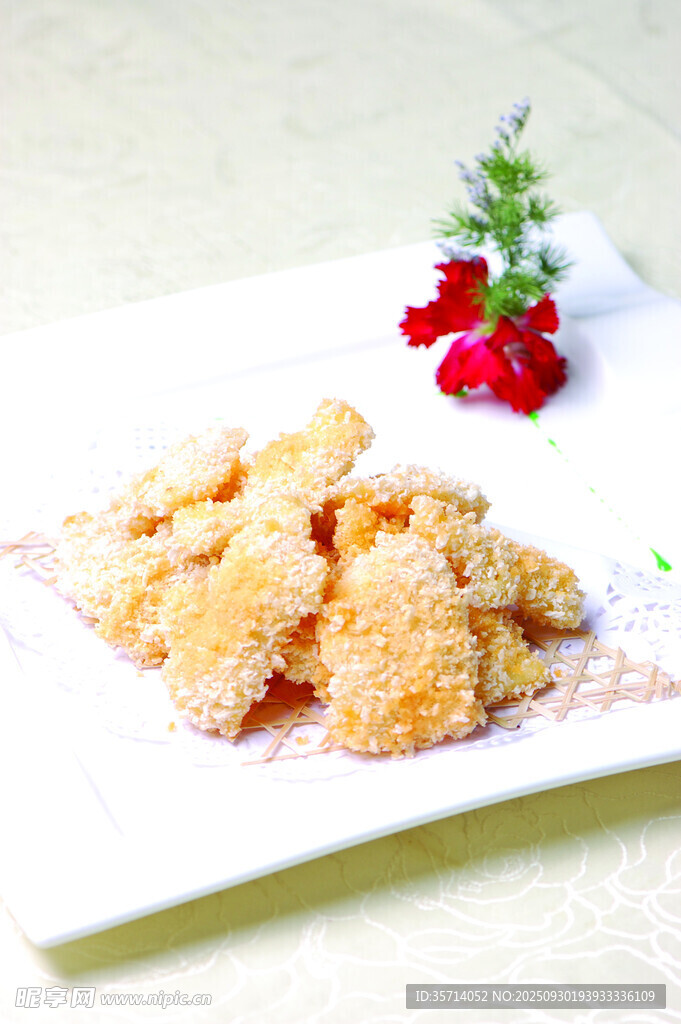 美味香酥炸雞塊擺盤精致