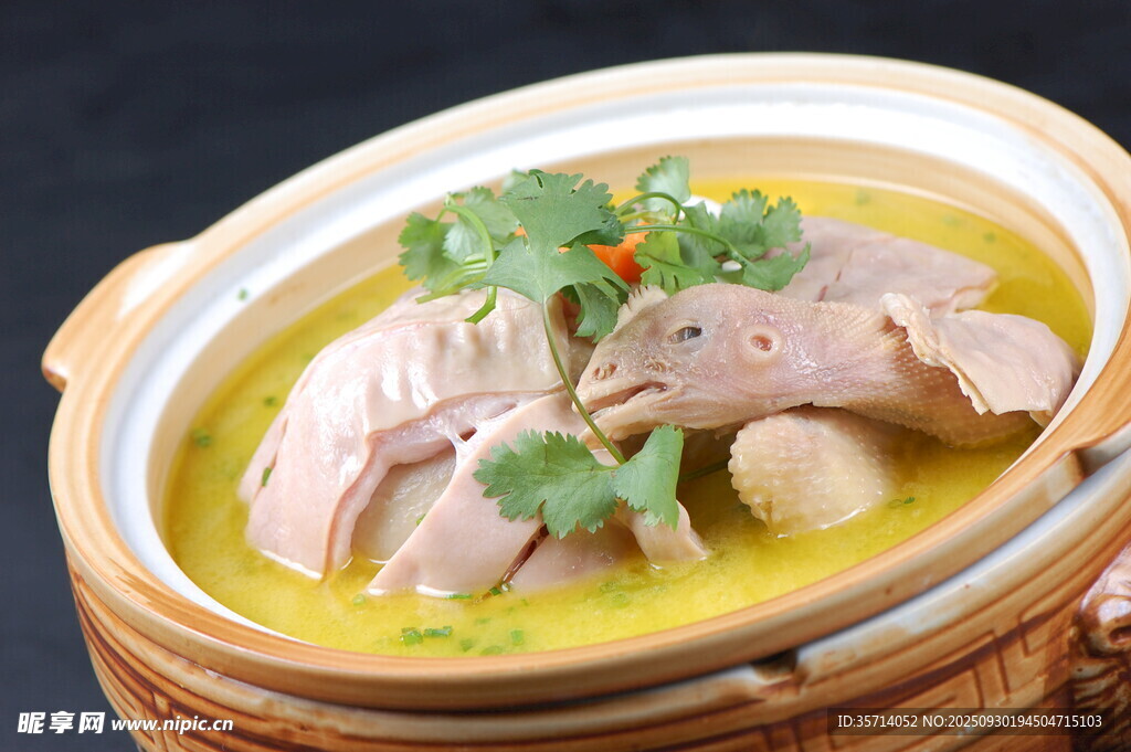 黃湯燉豬肚雞美食圖