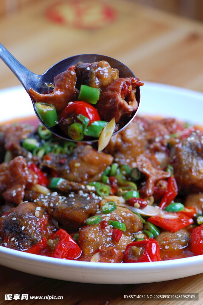 香辣美味炒兔肉