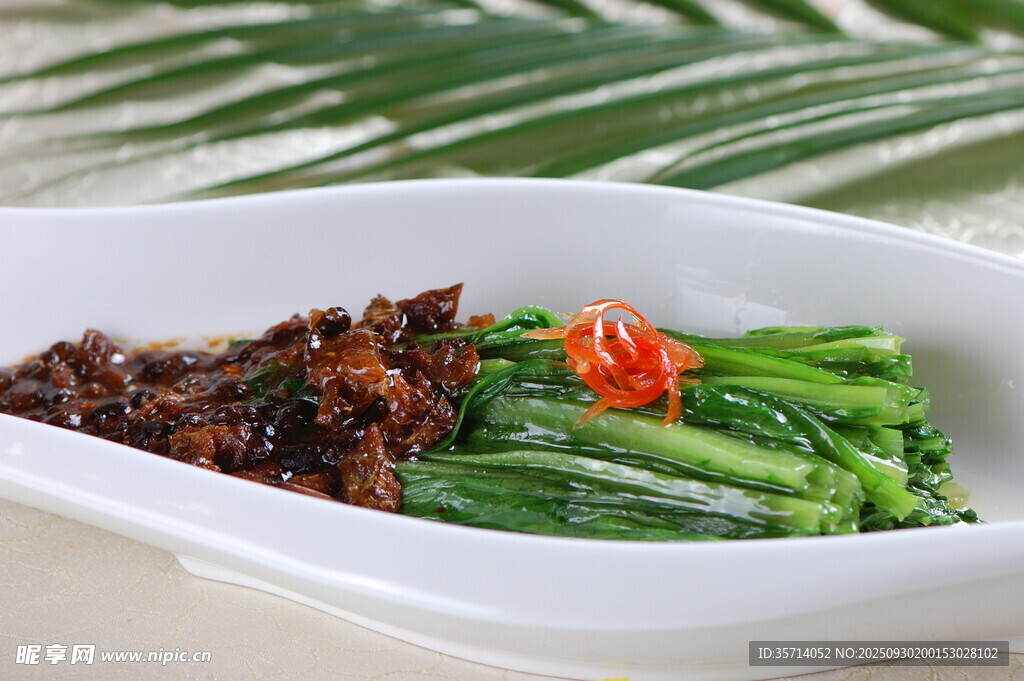 豆豉炒肉配清炒青菜