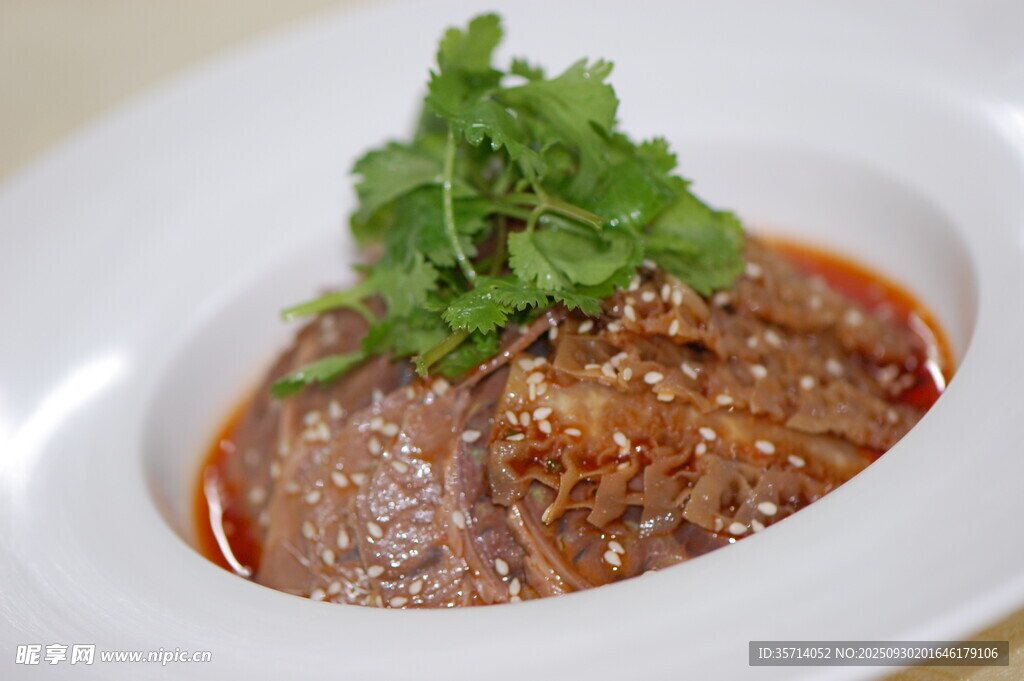 香辣牛肉配香菜美食