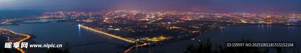 滇池璀璨夜景俯瞰圖