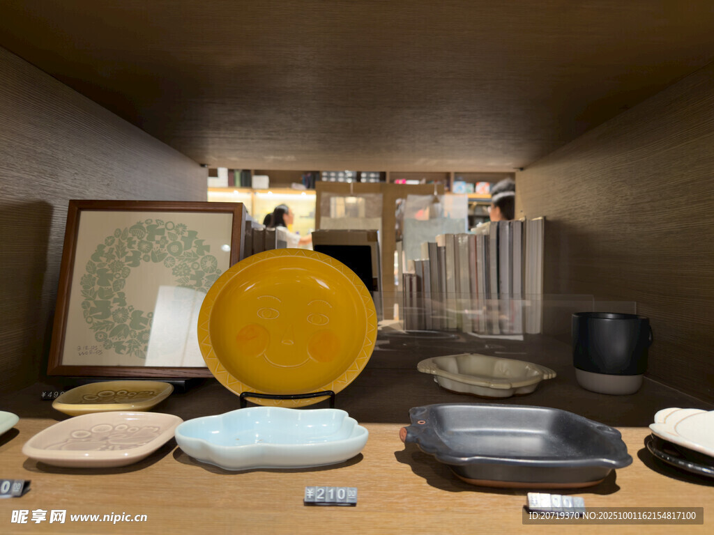 傳統(tǒng)精美餐具展示