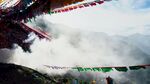 山間飄揚(yáng)的五彩經(jīng)幡