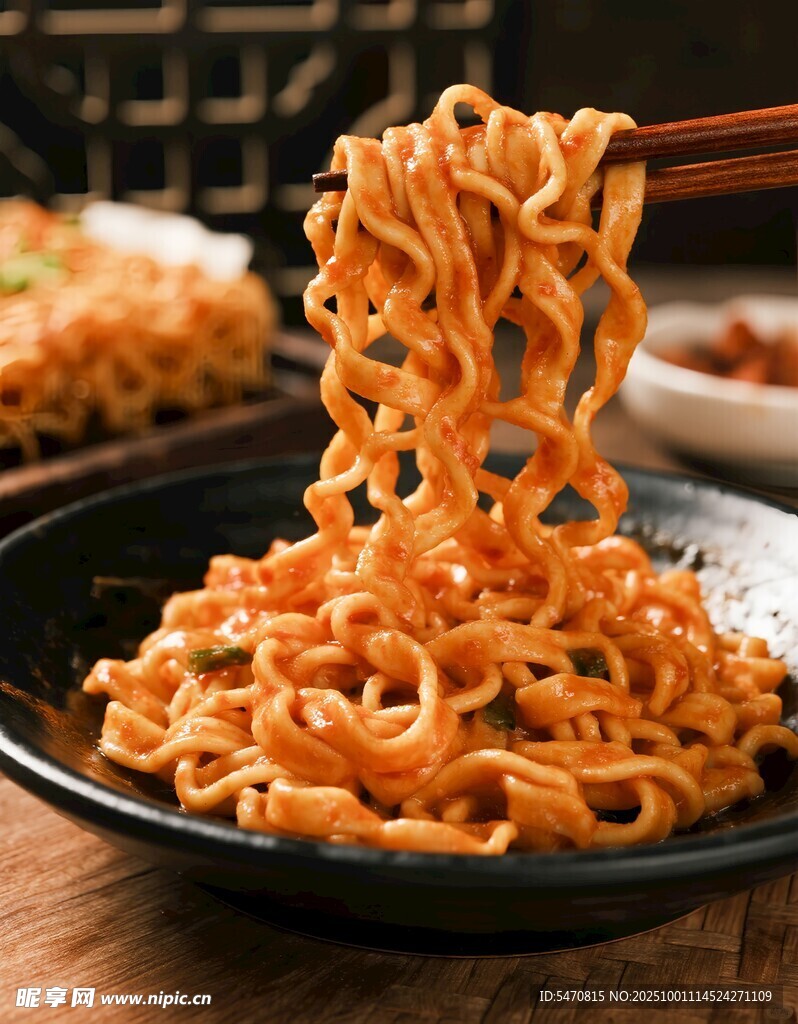 美味勁道的一碗熱拉面
