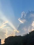 日出時分的絢麗天空景觀