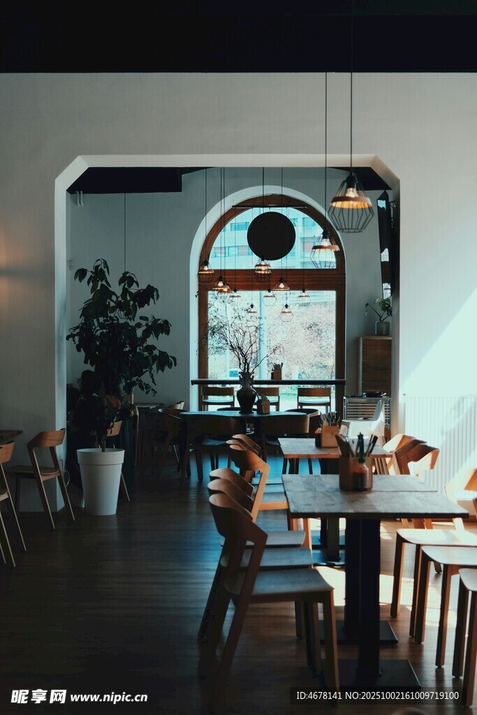 溫馨咖啡館內(nèi)的愜意場景