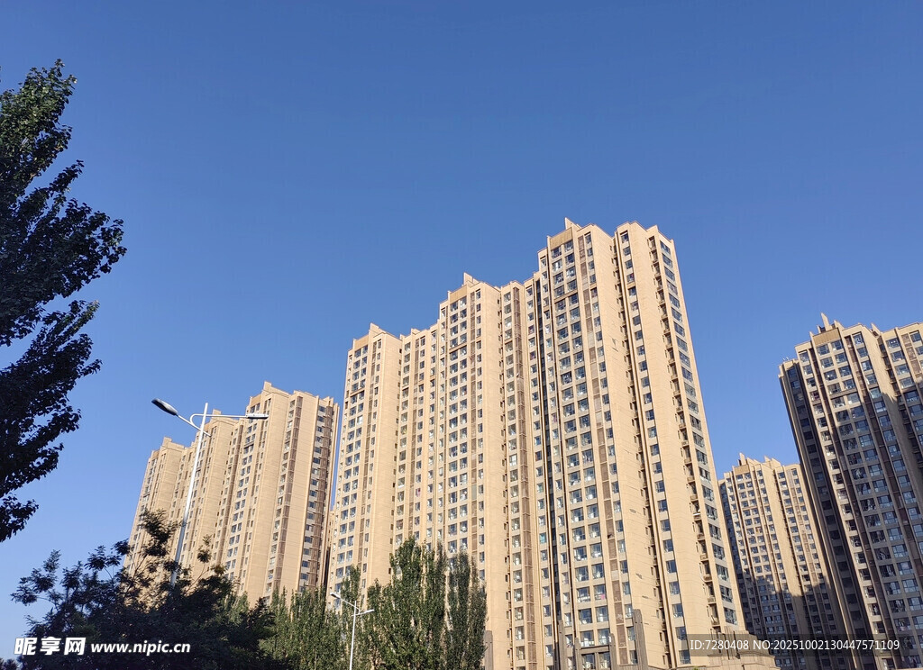 高樓林立的城市住宅區(qū)