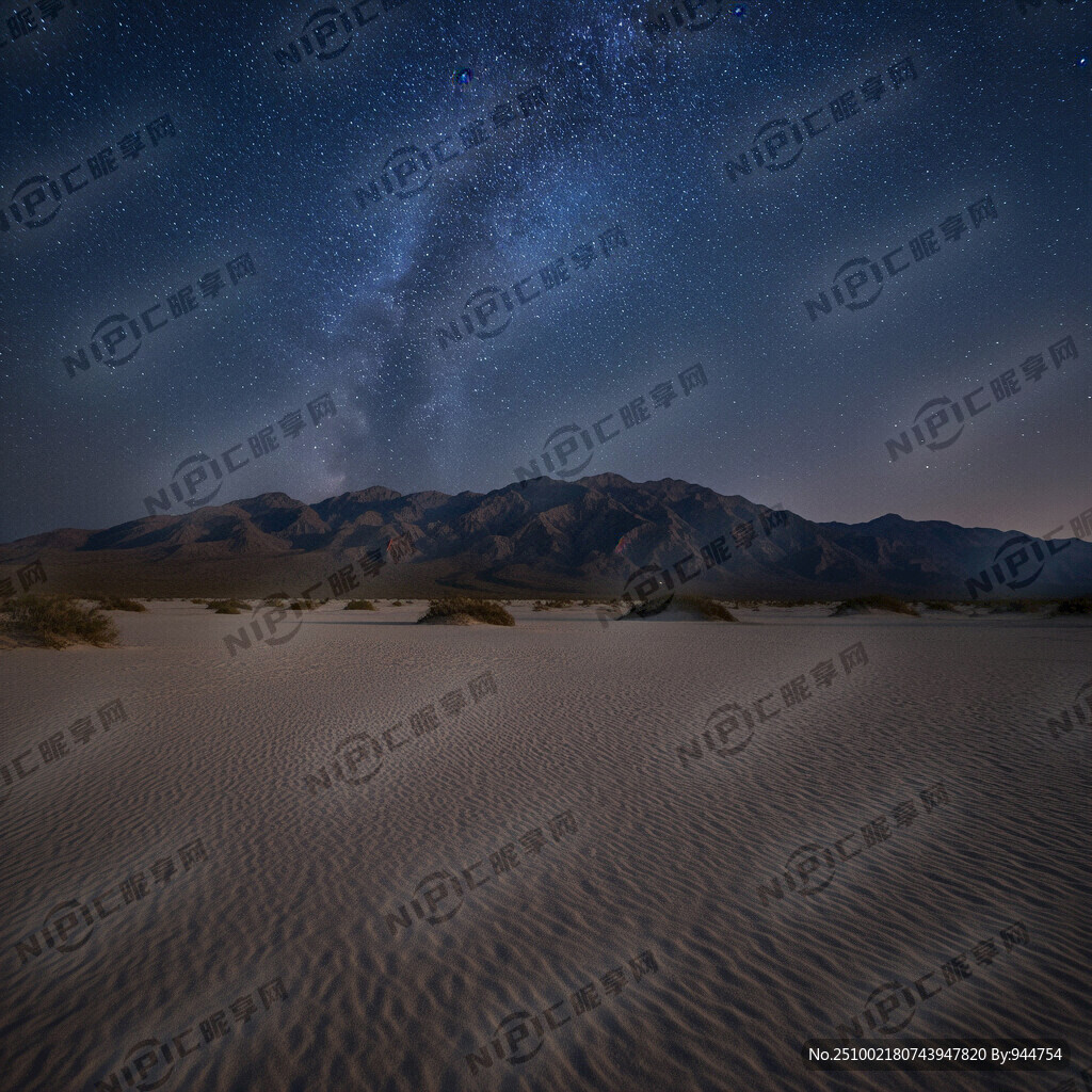 遠(yuǎn)山  星空  夜間沙地