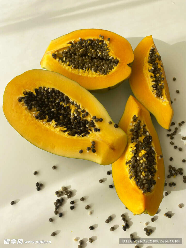 切開的美味木瓜