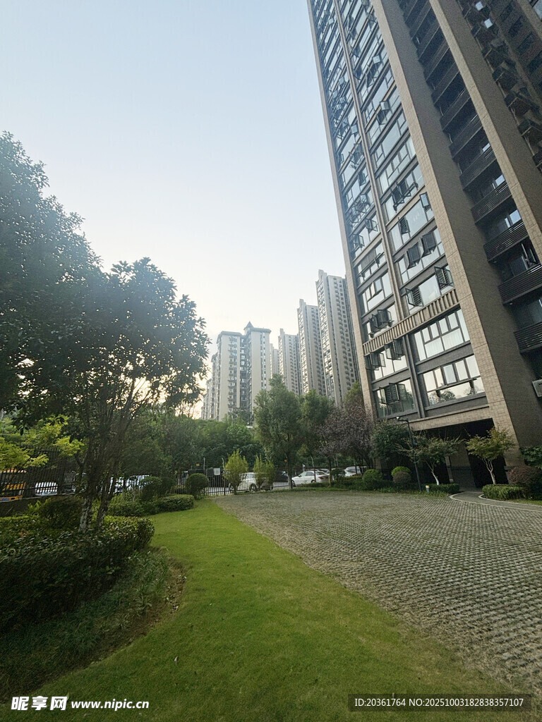 城市住宅區(qū)的綠意景觀
