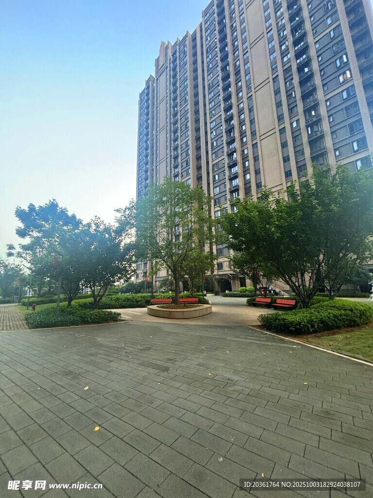 現(xiàn)代小區(qū)的開闊景觀