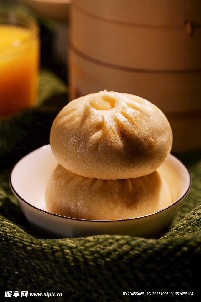 美味蓬松的中式包子