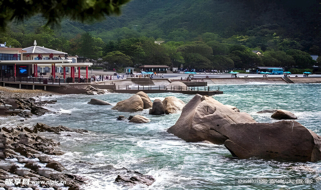 海邊礁石
