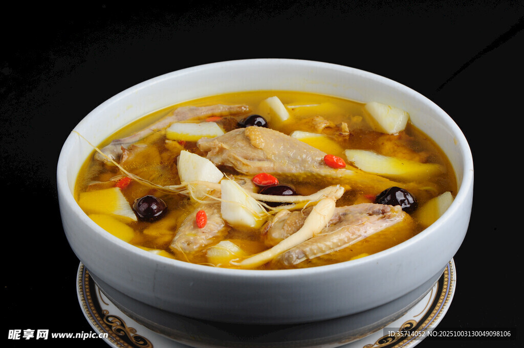 美味滋補(bǔ)雞湯