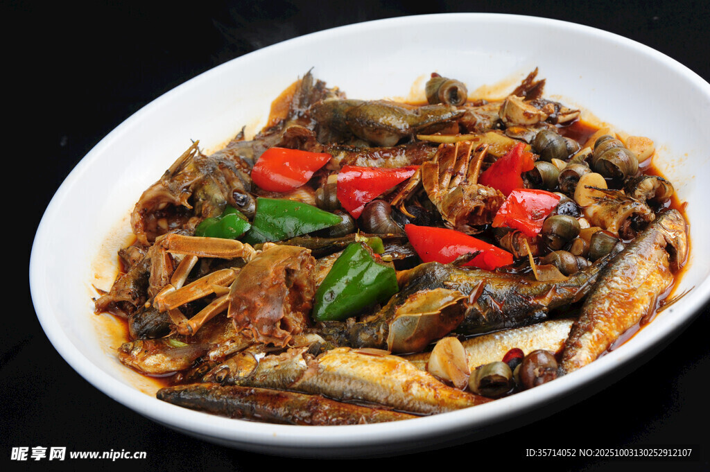 香辣美味的特色炒小魚干